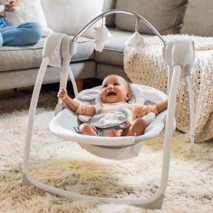 Ingenuity - Per bambini altalena con melodia CUDDLE LAMB 4xLR14