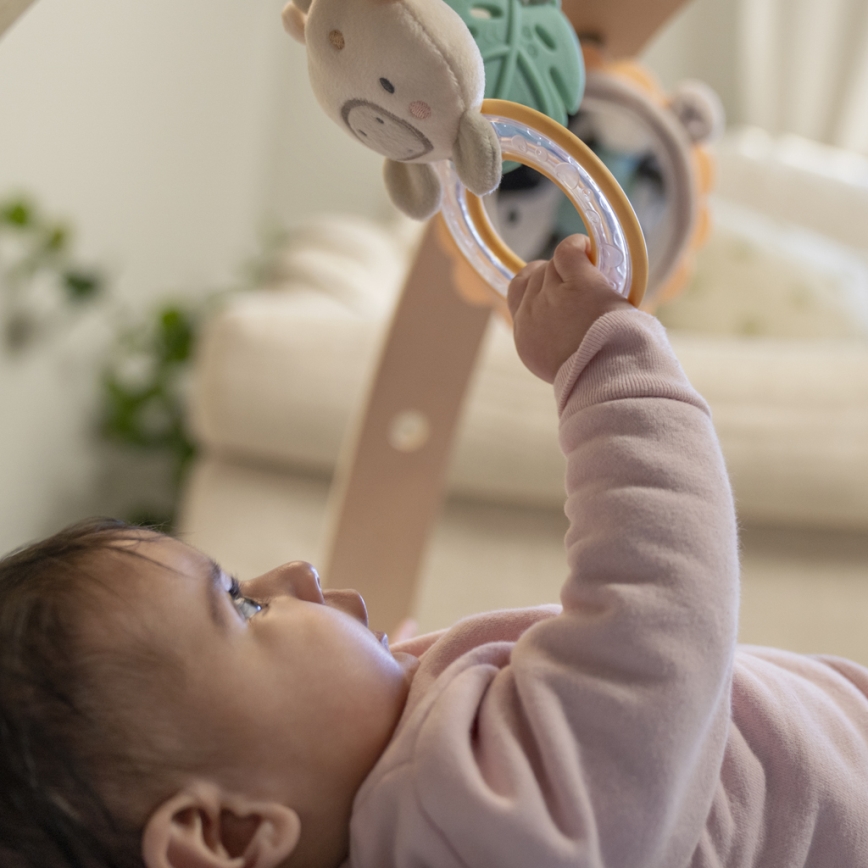 Ingenuity - Tappeto gioco per bambini ELEPHANT MARCH