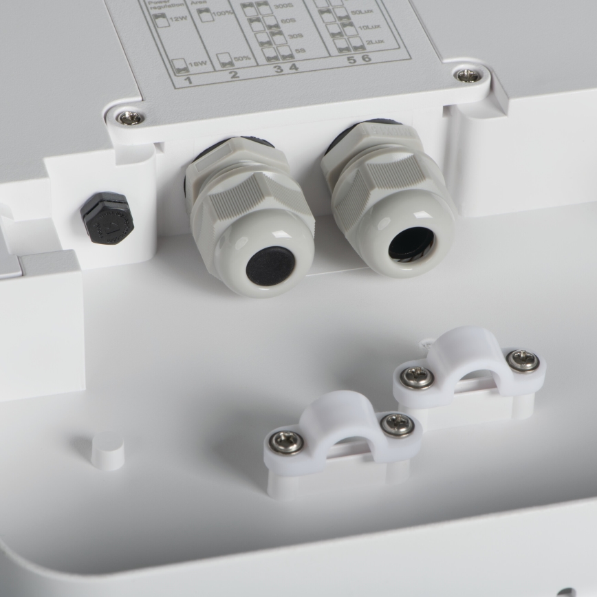 Plafoniera LED da esterno con sensore di movimento BENO LED/24/30W/230V 3000/3500/4000K IP65 bianco arrotondato