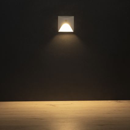 Lampada LED per scale con sensore di movimento e sensore crepuscolare EXIN LED/2,5W/230V 3000K IP65 bianca squadrata