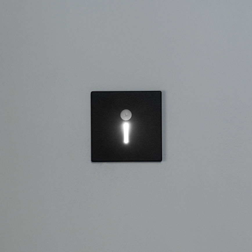 Lampada per scale LED con sensore di movimento e crepuscolare MAGNIK LED/1,7W/230V 2700/3300/3900/4600/5700K nera squadrata