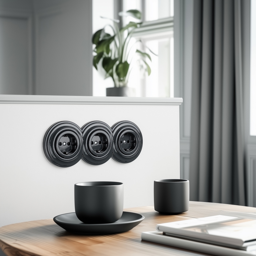 Kliklap - Presa domestica tripla da incasso con cornice SCHUKO 230V antracite