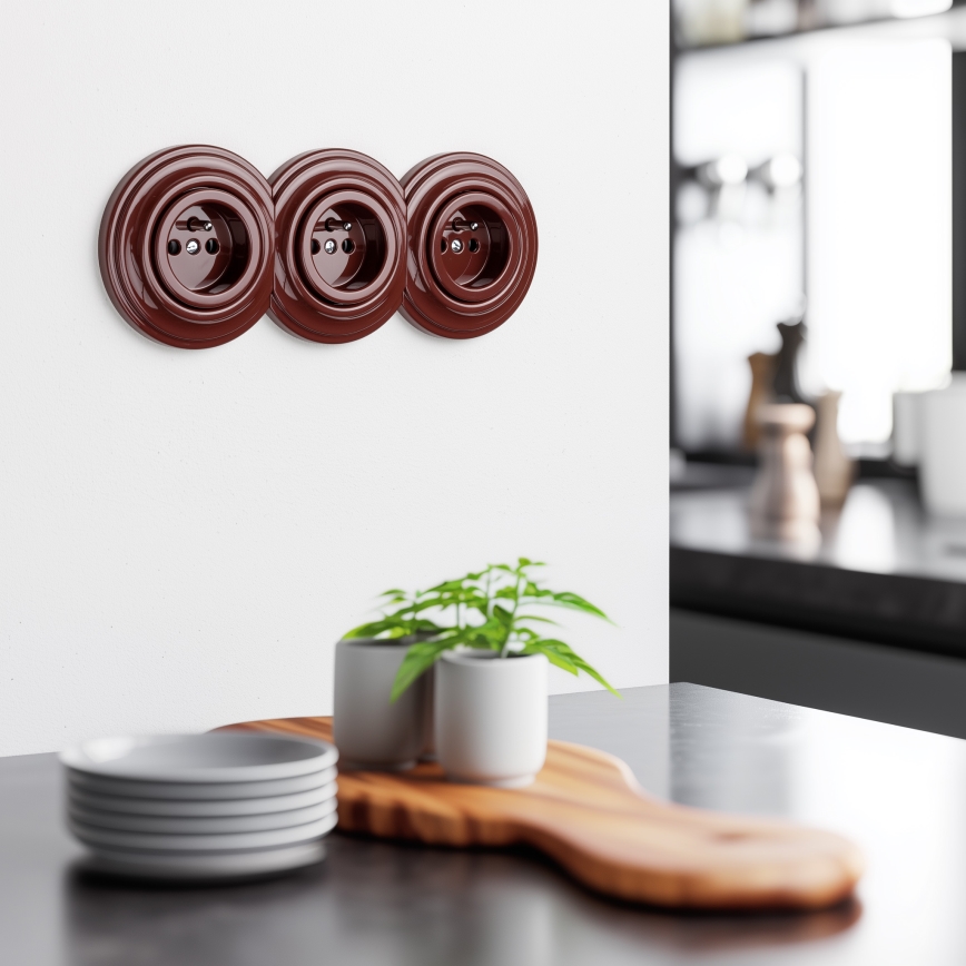 Kliklap - Presa domestica tripla in stile retrò con cornice 230V marrone