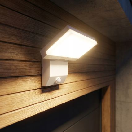 Lampada a parete per esterni LED con sensore di movimento LED/18W/230V IP44 bianco