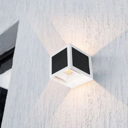 Lampada da parete solare LED con sensore LED/9W/3,7V 3000/4000/6000K IP65 2600 mAh bianca