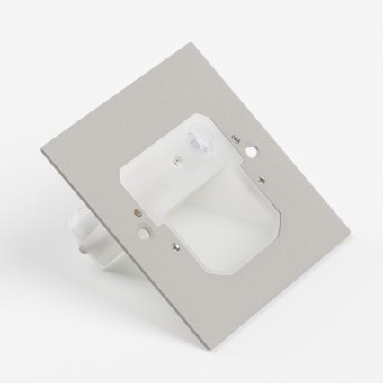 Lampada LED per scale con sensore di movimento e crepuscolare LED/1,5W/230V 3000/4000/6500K bianca