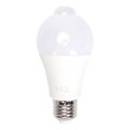 Lampadina LED con sensore di movimento e sensore crepuscolare A60 E27/6W/230V 3000K - Aigostar