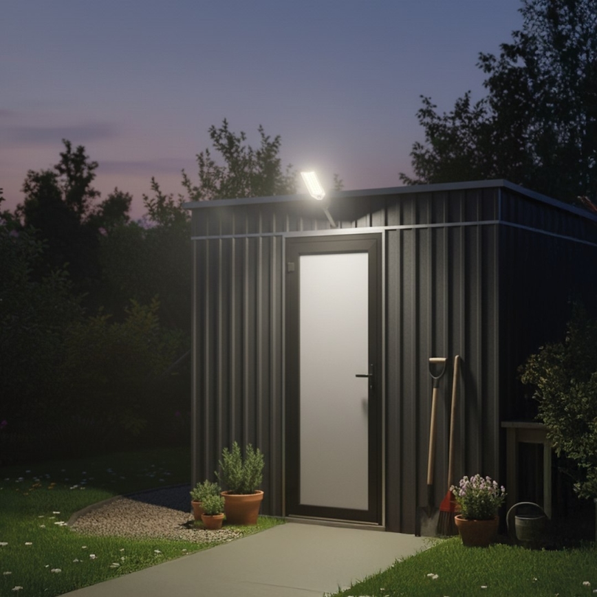 Lampada solare stradale dimmerabile a LED con sensore VENICE LED/50W/3,2V 4000 mAh IP65 nera + telecomando