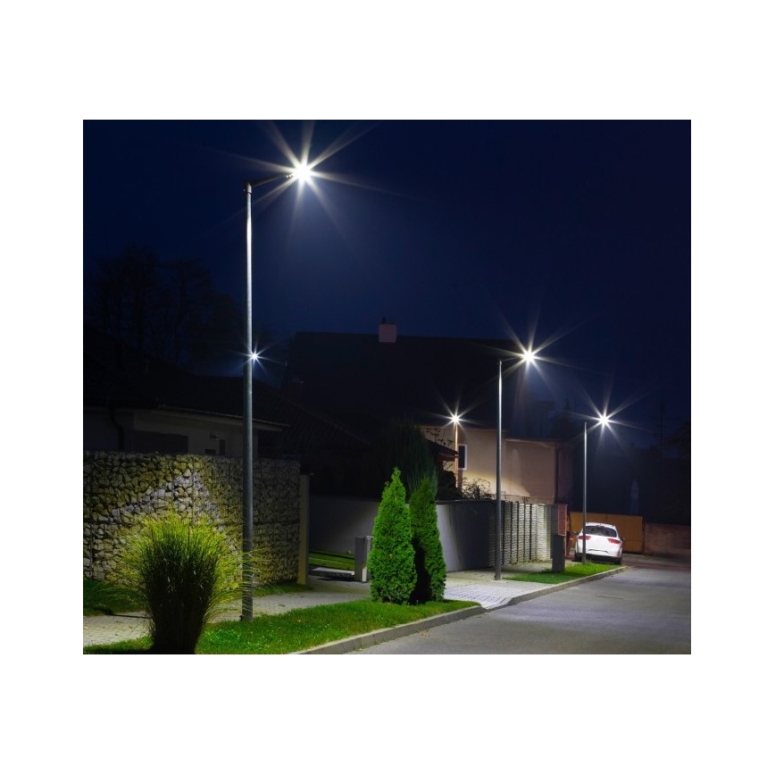 Lampione stradale solare a LED con sensore STREET LED/15W/7,4V 4000K IP65 5400 mAh