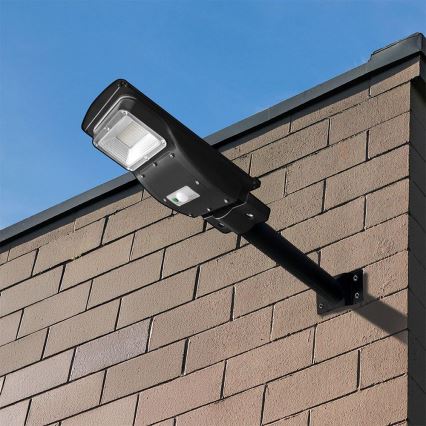 LED Lampione solare dimmerabile con sensore di movimento e crepuscolare LED/6W/3,2V 6000K IP65 5000 mAh nero + telecomando