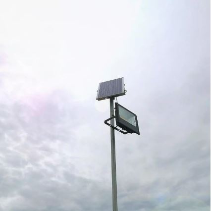 LED Faro solare dimmerabile LED/16W/3,2V 4000K IP65 10000 mAh + telecomando