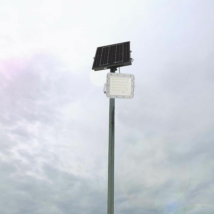 LED da esterno dimmerabile solare per riflettore LED/6W/3,2V IP65 4000K 5000 mAh bianco + telecomando