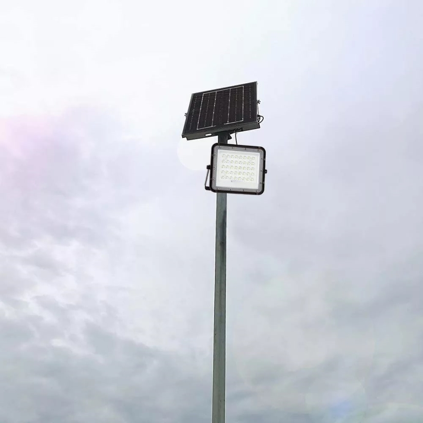 LED Proiettore solare dimmerabile per esterni LED/6W/3,2V IP65 6400K 5000 mAh nero + telecomando