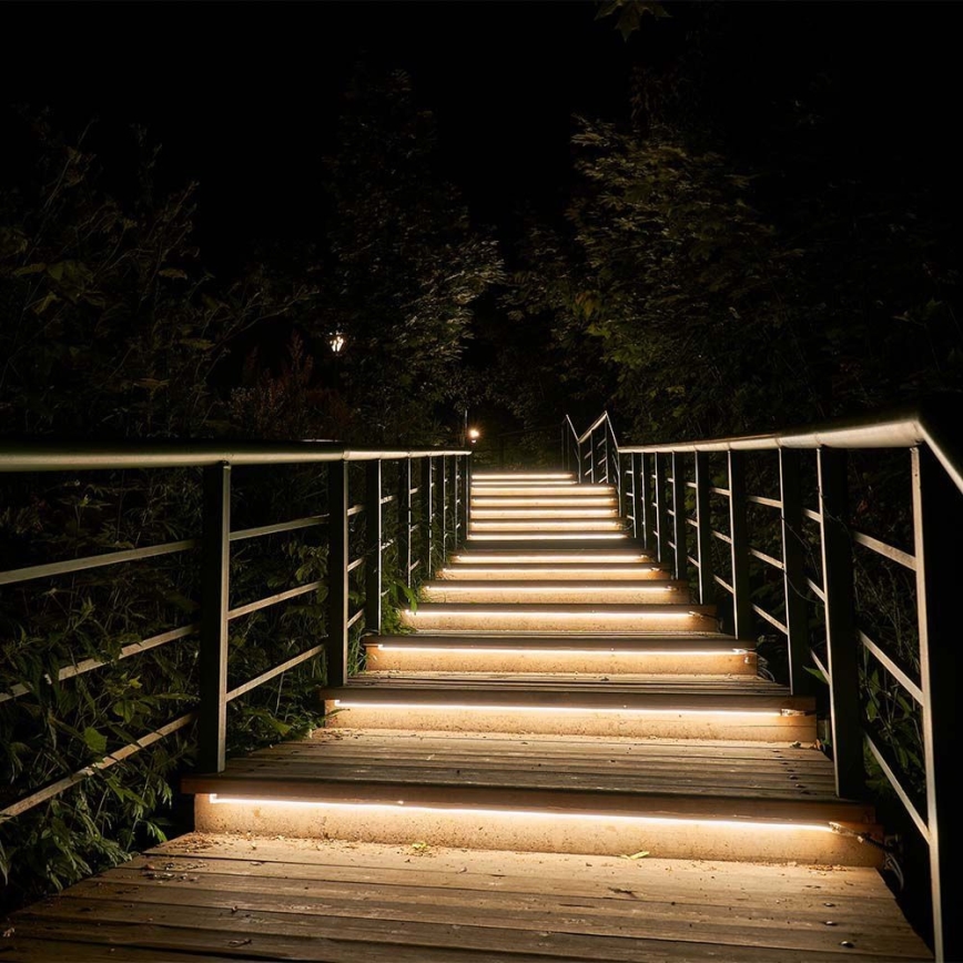 LED Striscia solare dimmerabile LED/1,2W/3,7V 3000K IP67 5m + telecomando