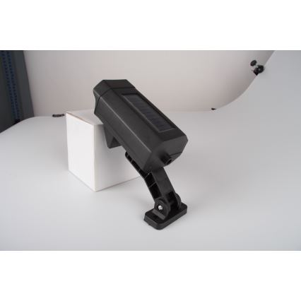 LED Telecamera di videosorveglianza finta con sensore e con pannello solare LED/5W/5,5V 800 mAh IP65 + telecomando