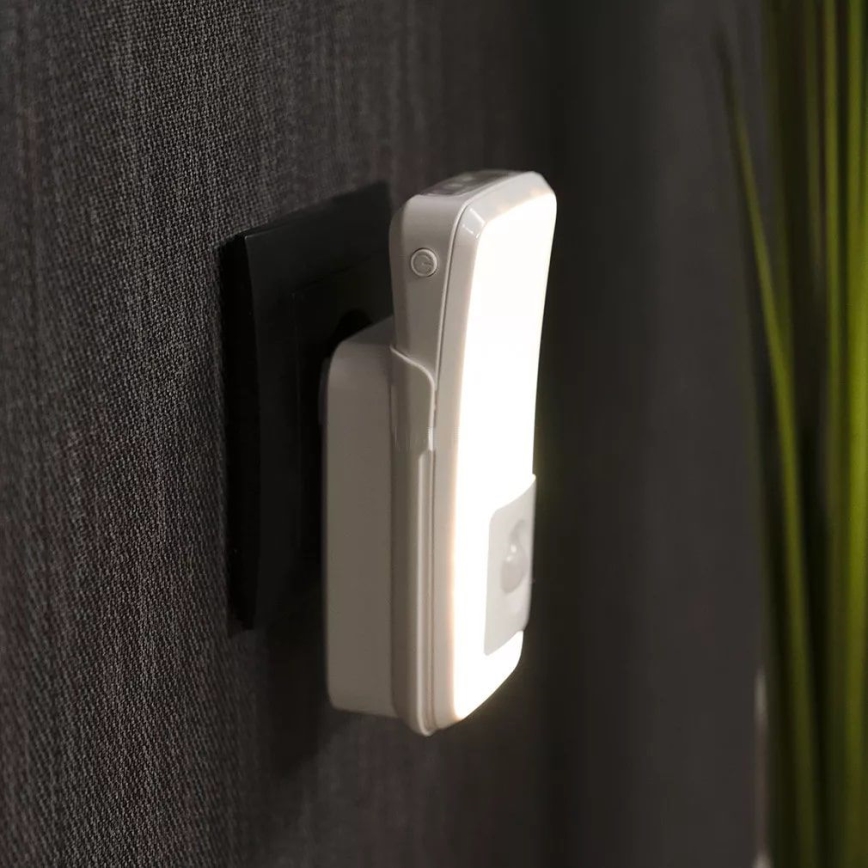 Ledvance - Lampada di orientamento a LED con sensore LUNETTA LED/2W/230V