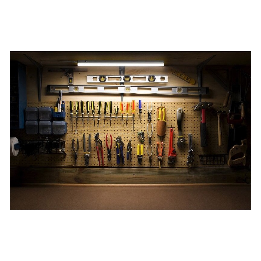 Ledvance - Lampada LED sottopensile con sensore BATTEN LED/4W/230V 32 cm
