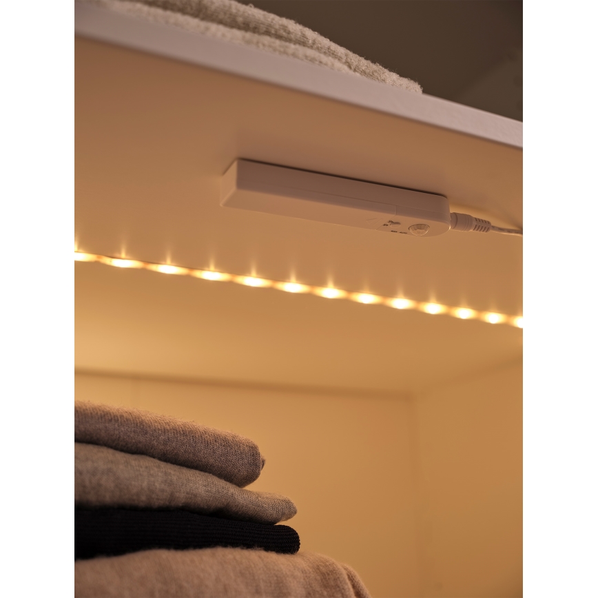 Ledvance - Striscia LED con sensore di movimento FLEX 2m LED/3,6W/4xAA