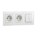 Legrand - Presa domestica doppia e doppio interruttore in serie n. 5 con cornice NILOE 250V, bianco