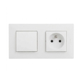Legrand - Presa domestica e interruttore unipolare n. 1 con cornice NILOE STEP 250V bianco