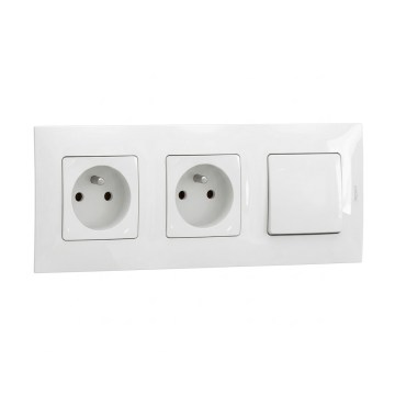 Legrand - Presa doppia domestica e interruttore unipolare n. 1 con placca NILOE 250 V bianco