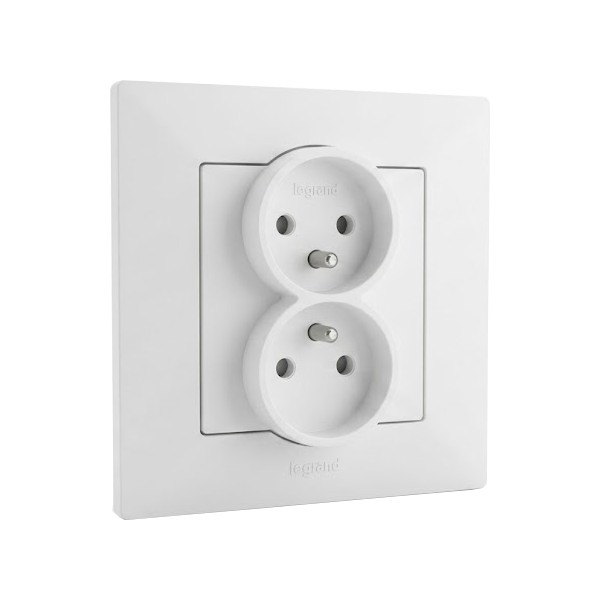 Legrand - Presa doppia per uso domestico con placca NILOE STEP 250V bianca