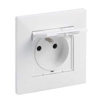 Legrand - Presa esterna con cornice NILOE STEP 250V IP44 bianca