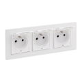 Legrand - Presa tripla da esterno per uso domestico con cornice NILOE STEP 250V IP44 bianca