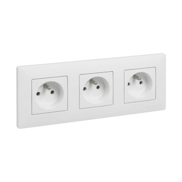 Legrand - Presa tripla domestica con cornice NILOE STEP 250V bianca