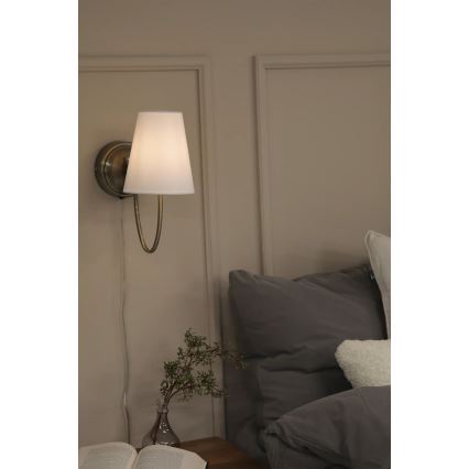 Markslöjd 108908 - Applique AMAR 1xE14/40W/230V bianco/ottone