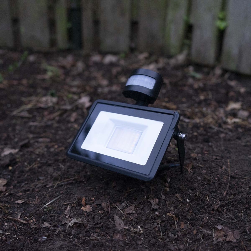 Proiettore LED dimmerabile con sensore di movimento SmartLife LED/20W/230V 3000-6500K IP44 Wi-Fi