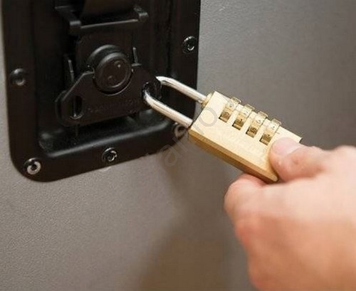 Serratura A Combinazione 3 Cifre Per Bottiglie Di Vino – Tappo Di Sicurezza In Plastica Nera Con Dettagli Oro, Diametro 42 Mm, Regolabile