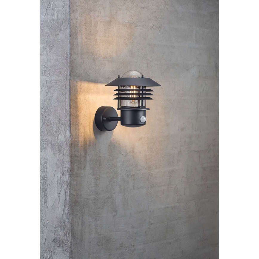 Nordlux - Lampada da parete per esterni con sensore VEJERS, 1x E27/60W/230V, IP54, finitura argento
