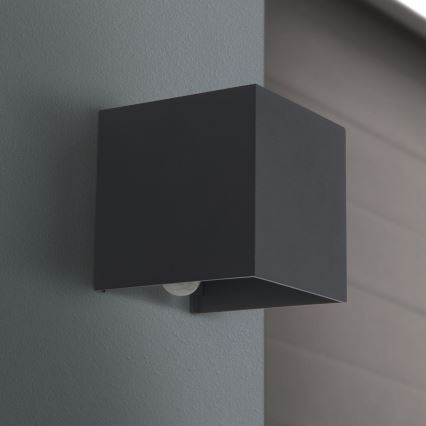 Lampada da parete LED da esterno con sensore di movimento e crepuscolare CUBE-S LED/13W/230V IP54 antracite