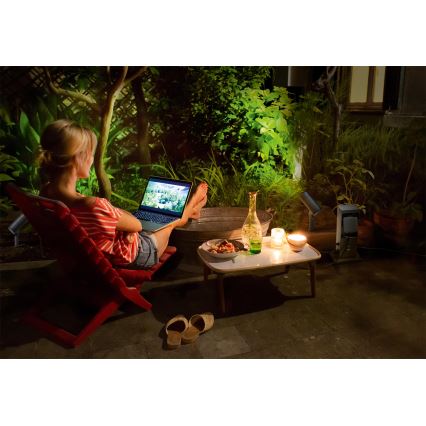 Osram - Colonnina per esterni smart con 2 prese SCHUKO e ripetitore Wi-Fi, IP44