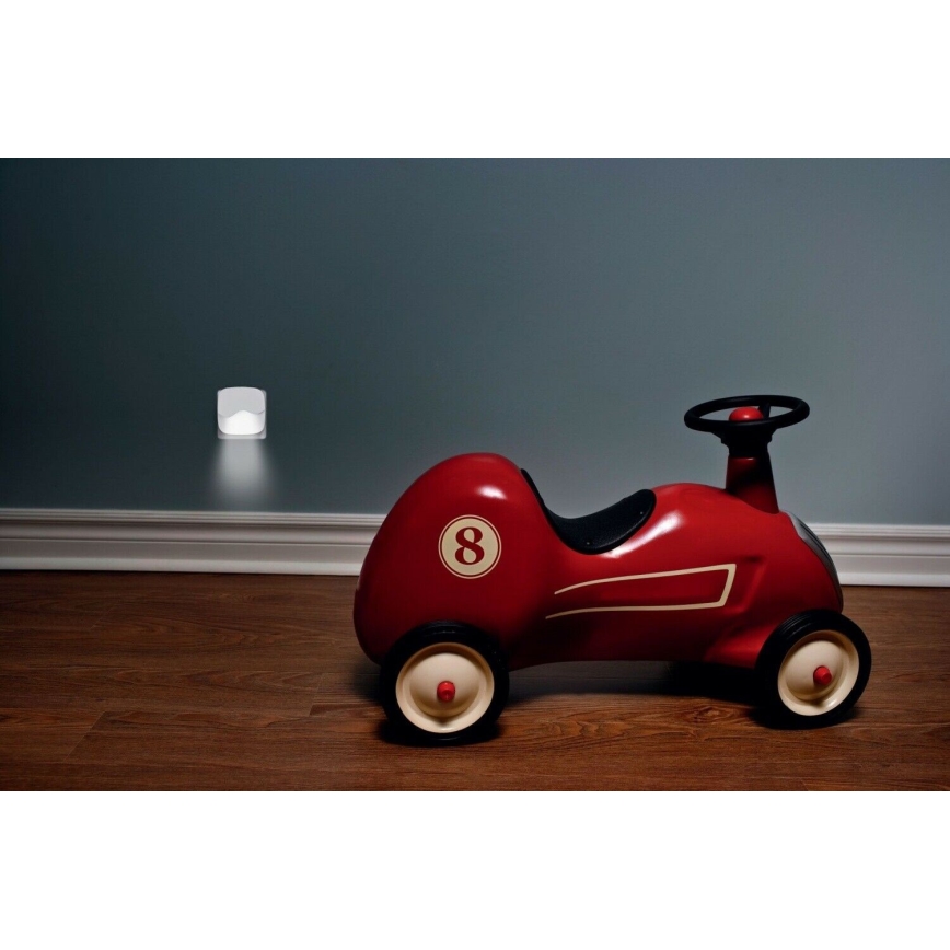 Osram - Lampada notturna LED da presa con sensore crepuscolare LUNETTA LED/0,5W/230V