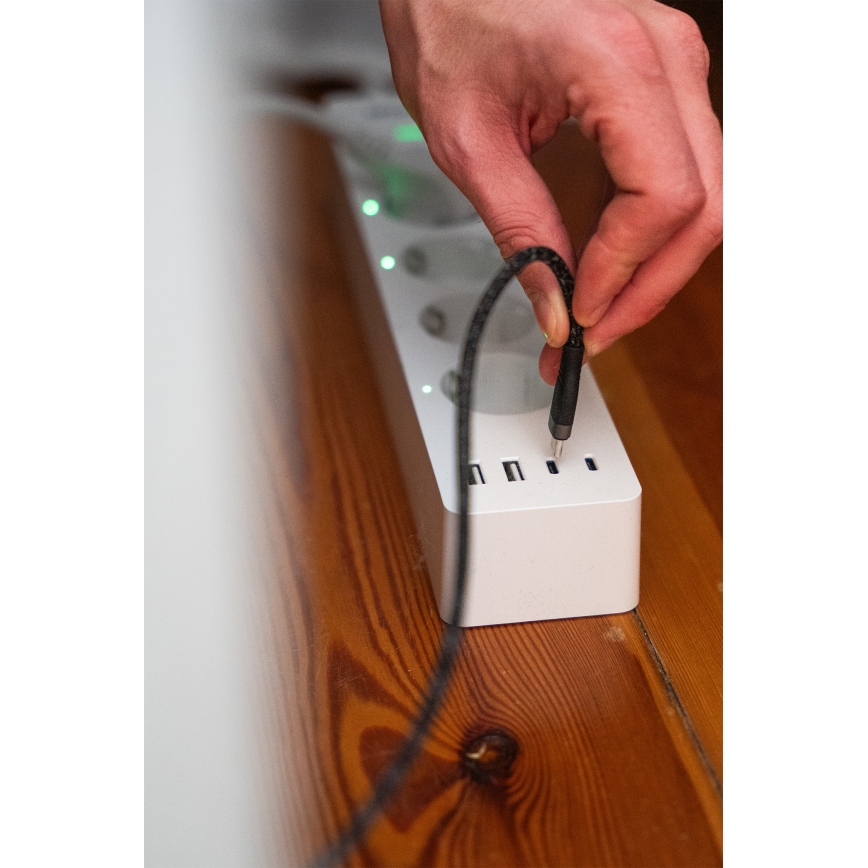 Osram - Multipresa SMART+ 4 prese tipo F + 2x USB-A + 2x USB-C con Wi-Fi