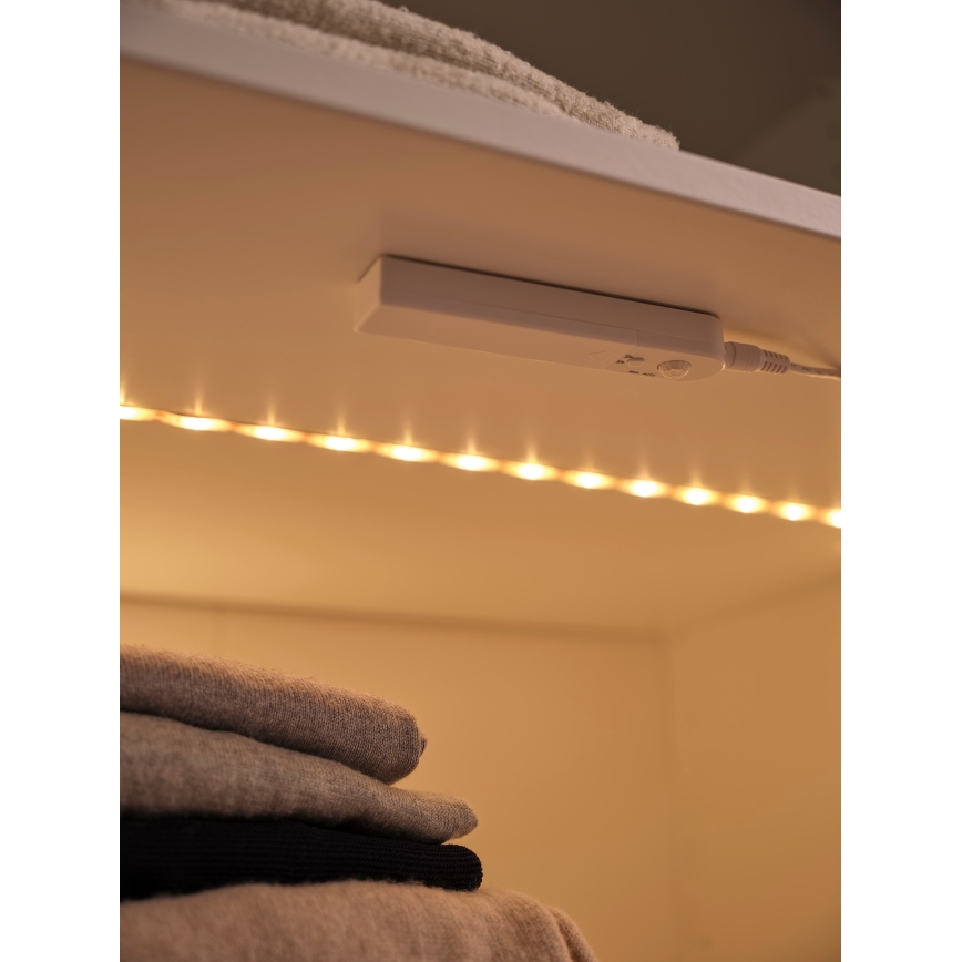 Osram - Striscia LED con sensore di movimento FLEX 1m LED/2W/4xAA