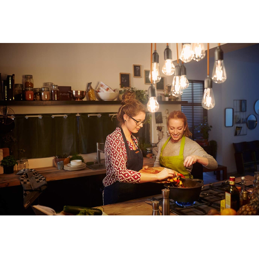 PACK 2x Lampadina LED Philips B35 E14/2W/230V 2700K