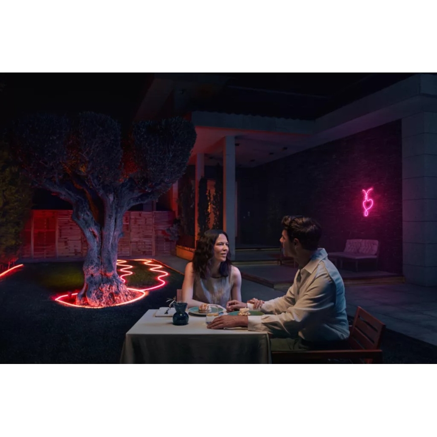 Philips - Striscia LED RGBW dimmerabile per esterni Hue NEON 5m LED/30W/230V 2200-6500K IP67 + sensore di movimento