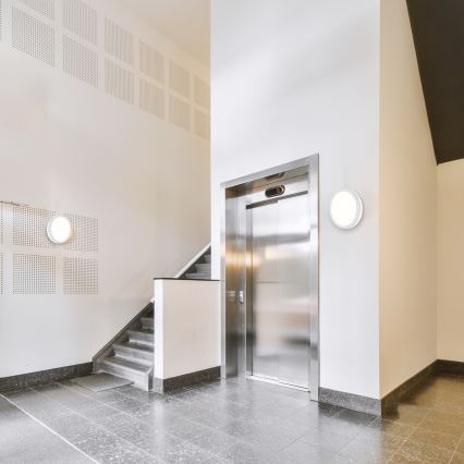 Plafoniera LED per bagno con sensore LED/12W/230V 3000/4000/6500K IP65 diam. 20 cm bianco + telecomando