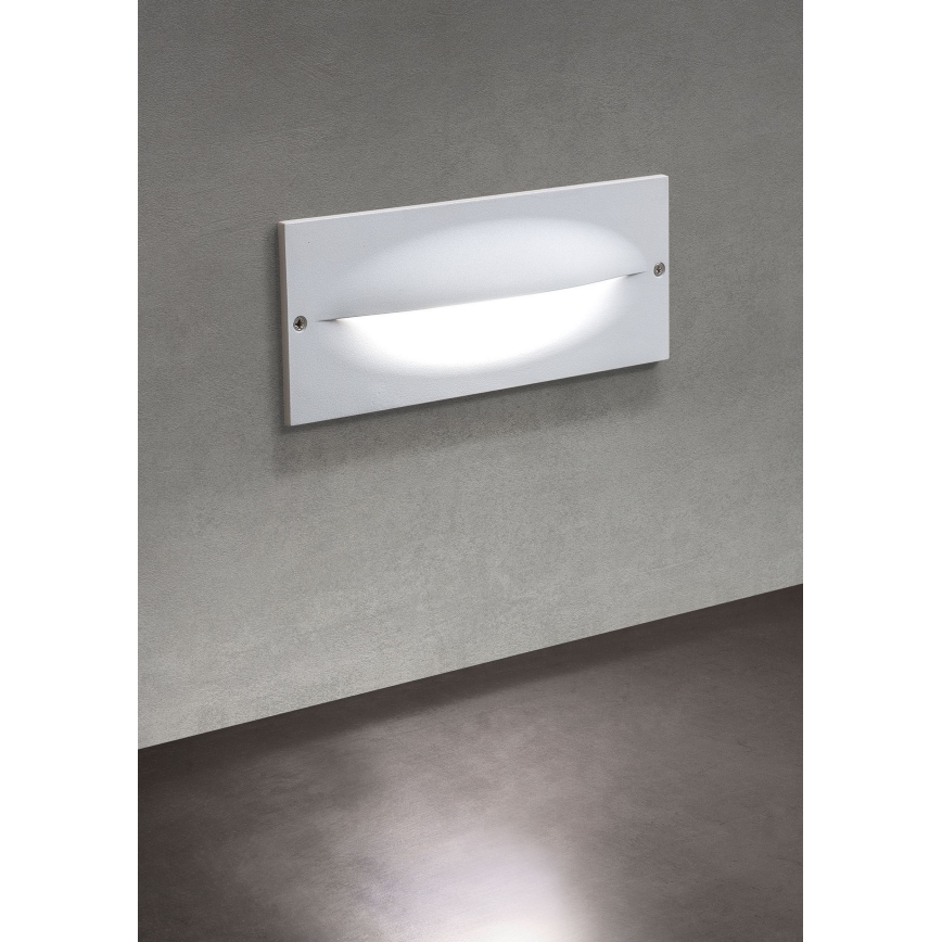 Redo 90009 - Lampada segnapasso da esterno TAMPA LED/11W/230V IP54 bianca