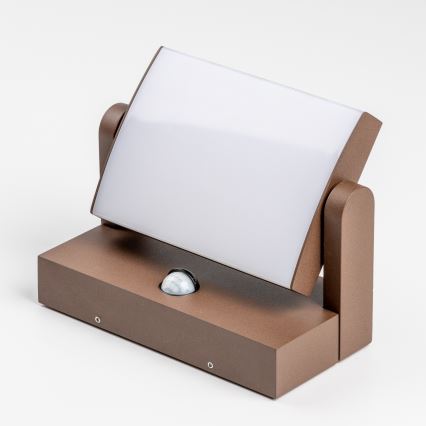 Redo 90588 - Applique LED da esterno con sensore FLIP LED/20W/230V 3000K CRI 90 IP54 marrone