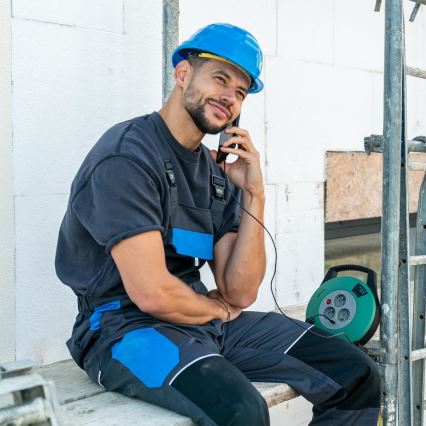 Retlux - Cavo avvolgibile con 3 prese, Tipo E, 10 m, verde/nero