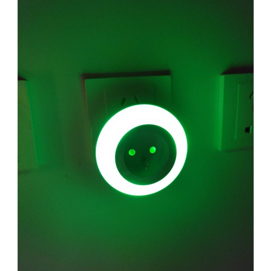 Luce di orientamento a LED con sensore crepuscolare e presa LED/0,6W/230V