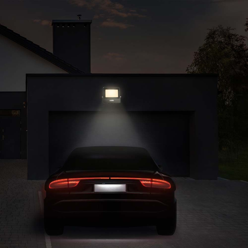 Riflettore LED con sensore LED/50W/230V 4000K IP65 nero