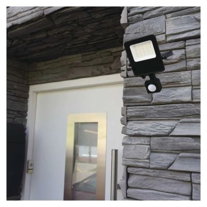 Riflettore LED con sensore VISIO LED/10W/230V 4000K IP65