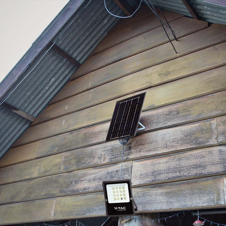 Riflettore LED solare da esterno LED/12W/3,2V 6400K IP65 LED/12W/3,2V 6400K IP65 + telecomando