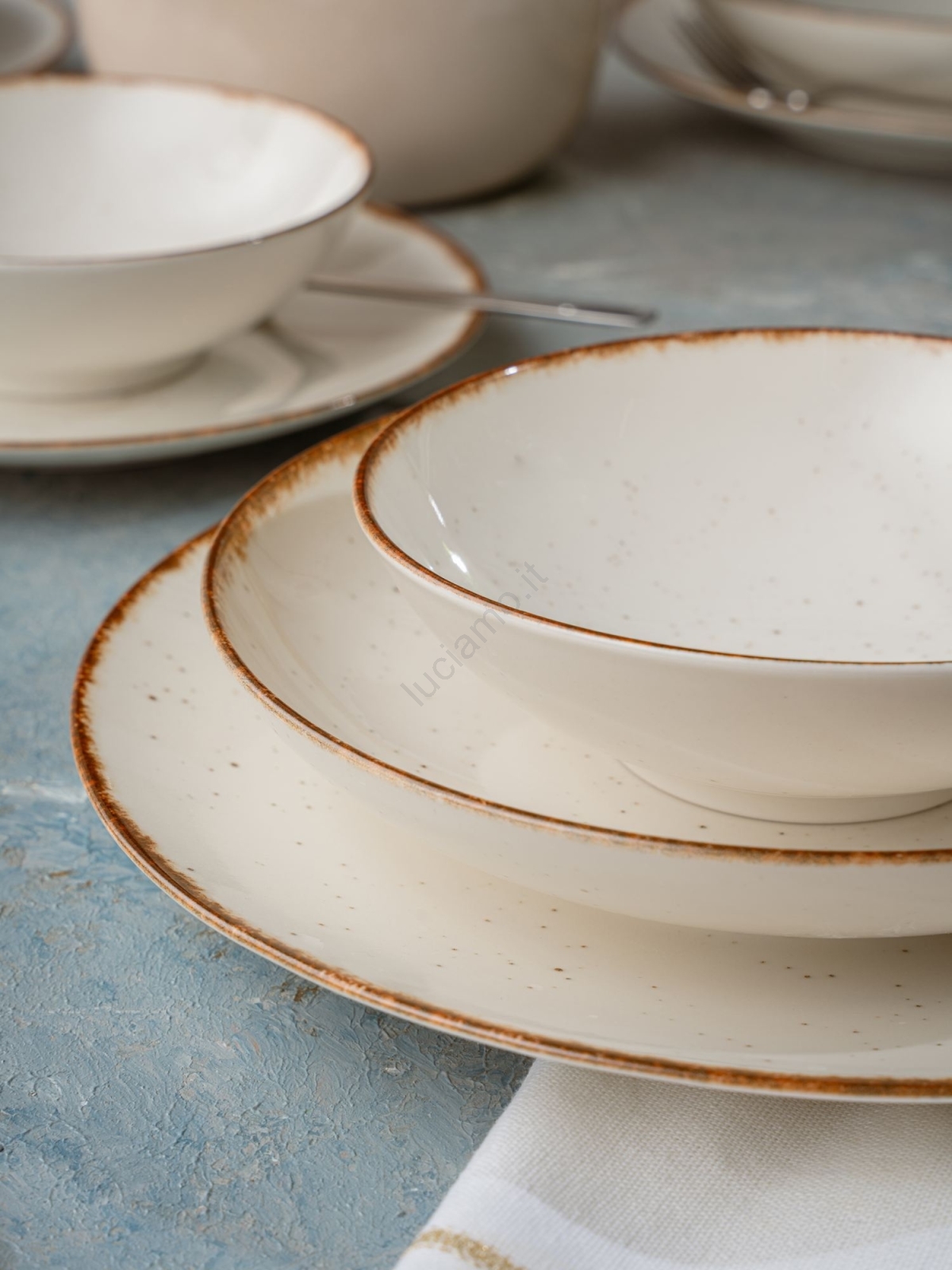 E-far Set Di Stoviglie In Gres Porcellanato 24 Pezzi Per 8 Persone - Piatti Piani 27cm, Dessert 20cm, Ciotole 14cm, Smalto Reattivo Beige Sabbia, Microonde E Lavastoviglie