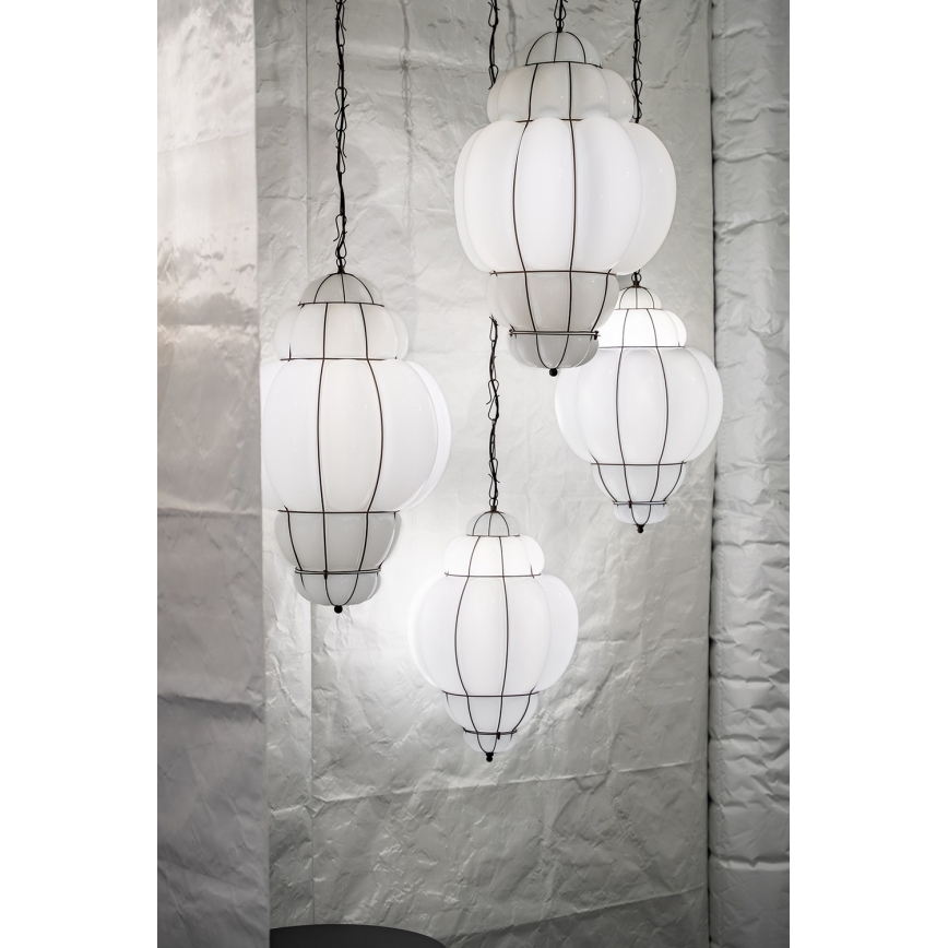 SIRU - Lampadario a sospensione con catena RIVISTO 1xE27/60W/230V diametro 45 cm nero/bianco Vetro veneziano